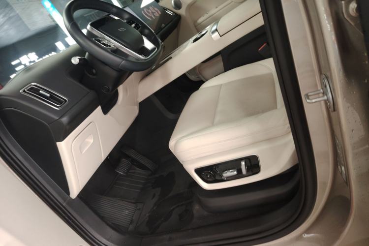 Used Li Auto L8 2023 Max model