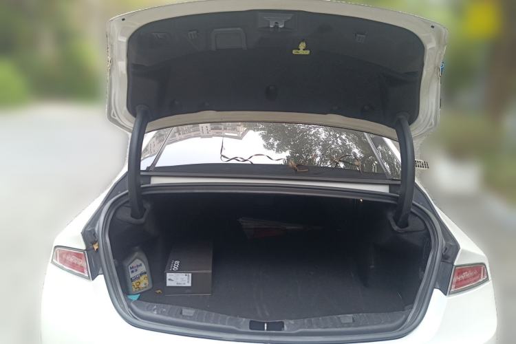 Used Lincoln MKZ 2017 2.0T Luxury Edition Trunk