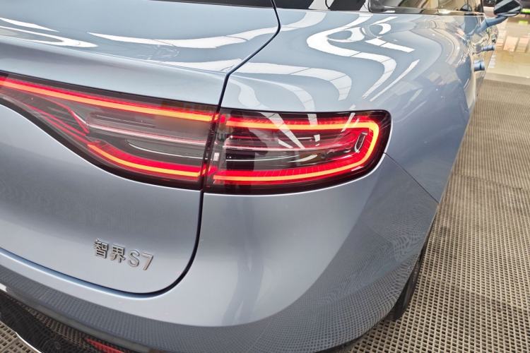 Used Hima Luxeed S7 2024 Max
