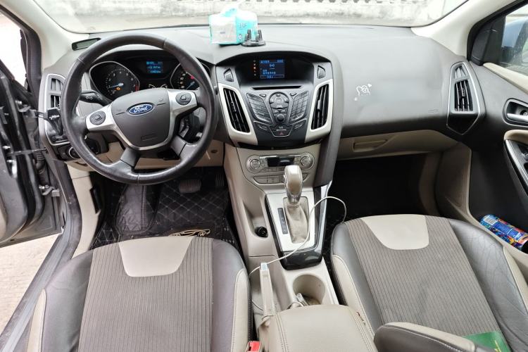 Used Ford Focus 2012 Sedan 1.6L Automatic Fashion Edition