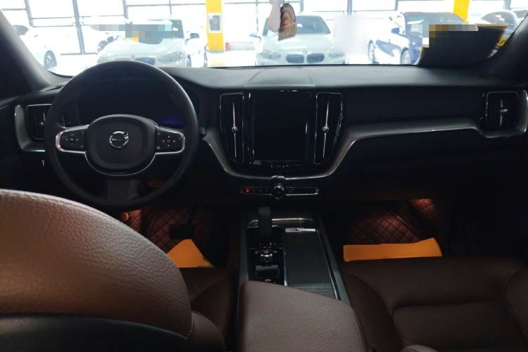 Used Volvo XC60 2022 B5 4x4 Zhiyi Luxury Edition