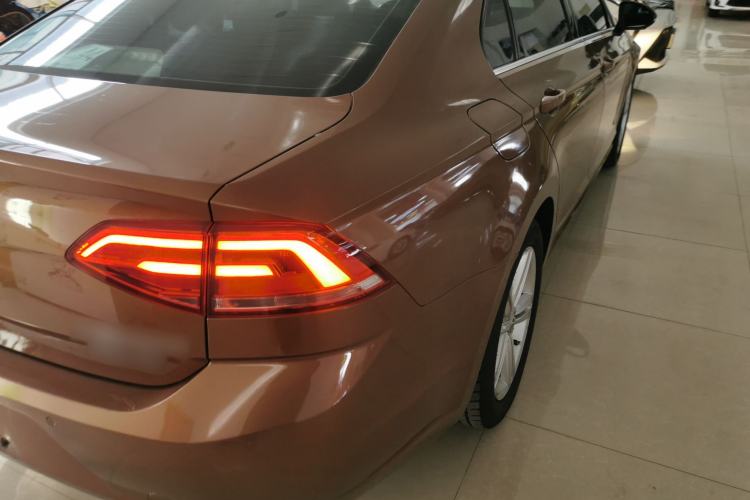 Used Volkswagen Lamando 2015 280TSI DSG Comfort Edition
