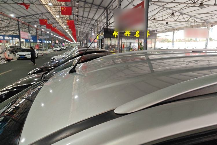 Used Venucia M50V 2019 1.6L CVT Luxury Edition