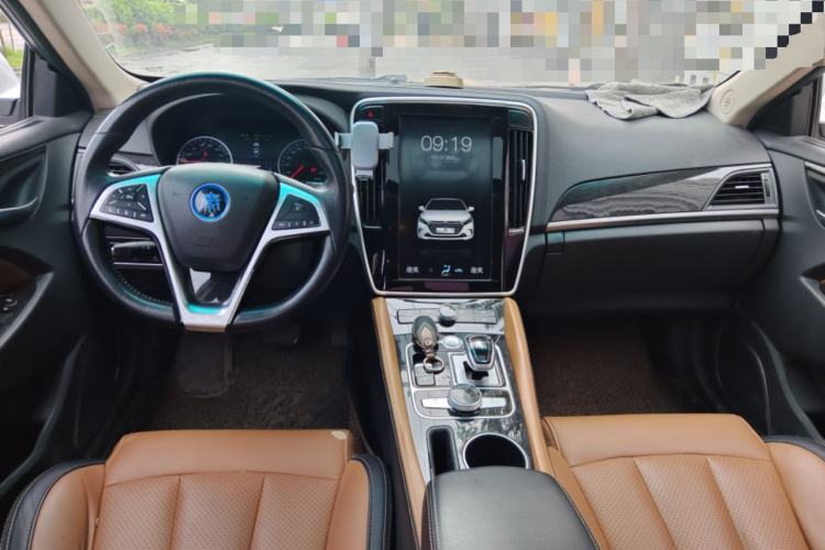 Used BYD Qin New Energy 2017 1.5T Luxury Model Center Console