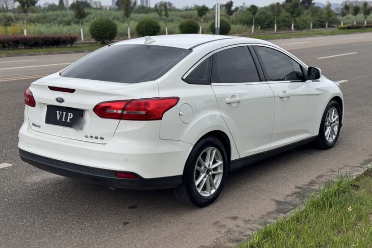 Used Ford Focus 2018 Sedan Classic 1.6L Automatic Trendy SmartDrive Edition Exterior 4