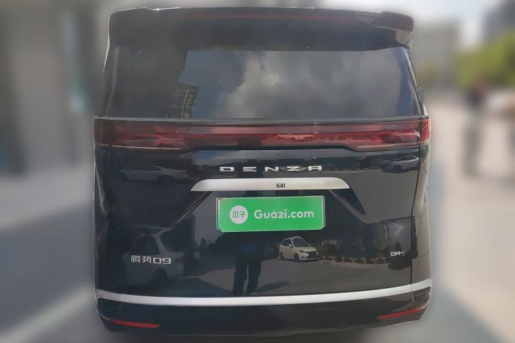 Used Denza D9 2024 DM-i 1050 Luxury Model
