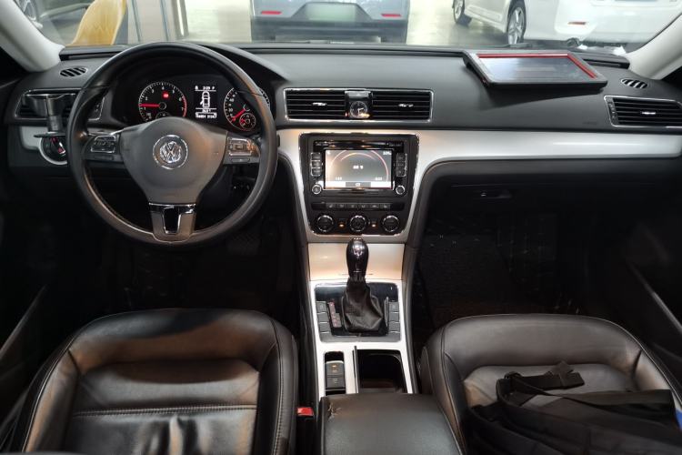 Used Volkswagen Passat 2014 1.8TSI DSG Prestige Edition Center Console