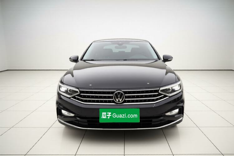 Used Volkswagen Magotan 2025 Zhongxiang Version 330TSI DSG Luxury Edition Front