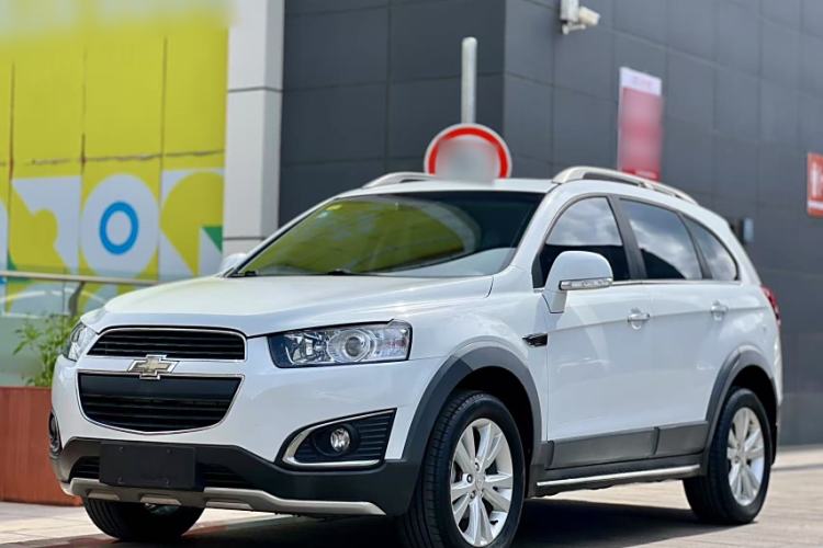 Used Chevrolet Captiva 2015 2.4L 4x4 Flagship Edition 7-Seater
