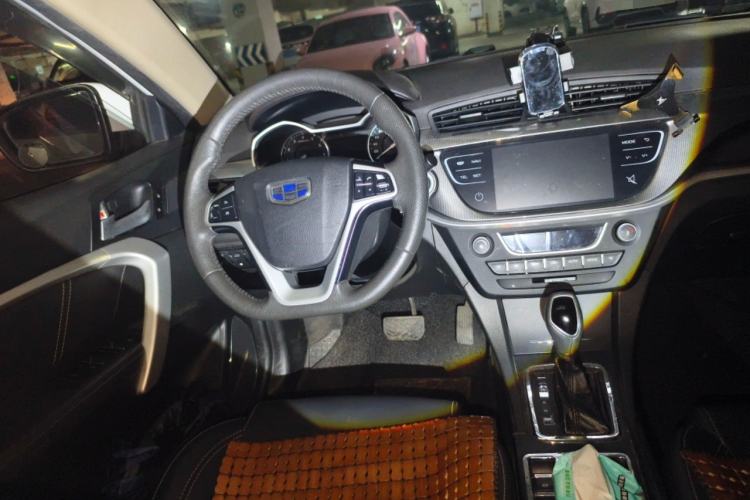 Used Geely Auto Emgrand 2017 Sedan Million Edition 1.5L CVT Upward Version Steering Wheel