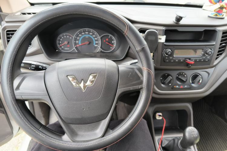 Used Wuling Hongguang V 2019 1.5L Standard Version China VI LAR
