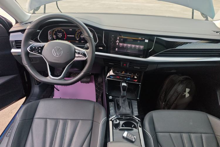 Used Volkswagen Passat 2024 380TSI Dragon Edition Center Console