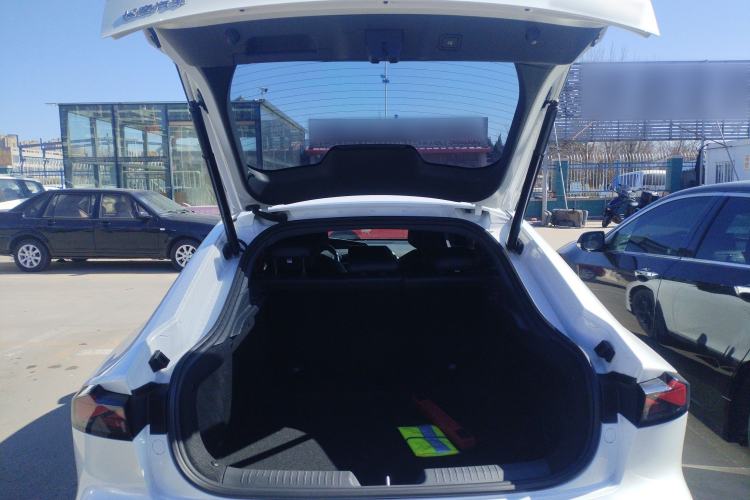 Used CHANGAN UNI-V 2022 1.5T Prestige Version Trunk