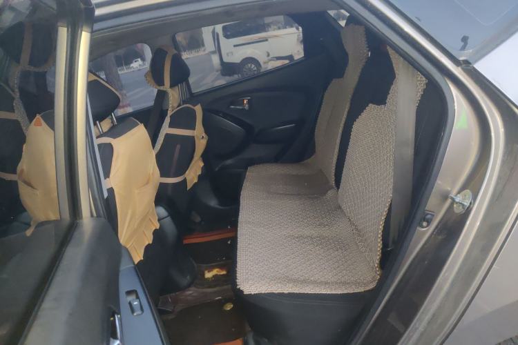 Used Hyundai ix35 2013 2.0L Automatic Two-Wheel Drive Smart GLS China IV Standard