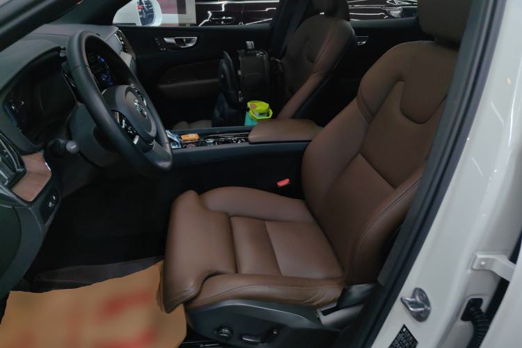 Used Volvo XC60 New Energy 2023 T8 Plug-in Hybrid Long-Range All-Wheel Drive Smart Luxury Edition
