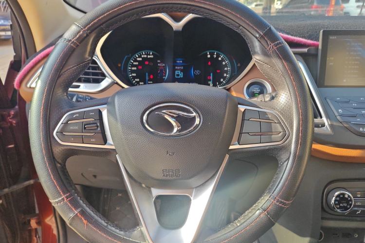 Used Soueast DX7 2015 1.5T Manual Luxury Model
