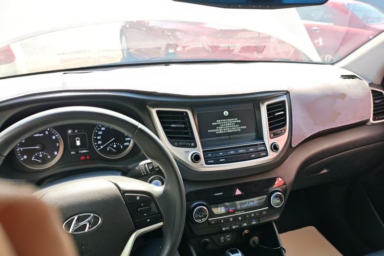 Used Hyundai Tucson 2018 1.6T Dual-Clutch Two-Wheel Drive 15th Anniversary Special Edition