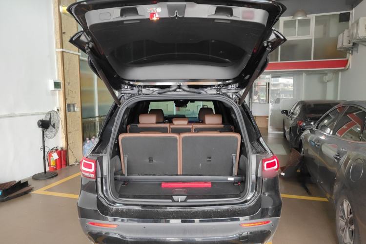 Used Mercedes-Benz GLB 2023 GLB 220 4MATIC Trunk