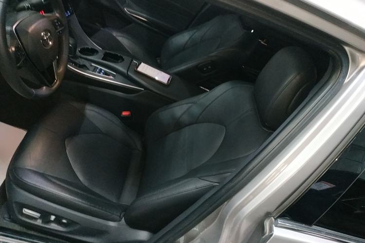 Used Toyota Avalon 2019 Dual-Engine 2.5L Luxury Edition China VI Standard