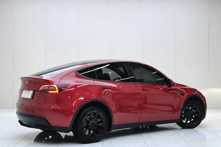 Used Tesla Model Y 2021 Long-Range All-Wheel-Drive Version Exterior 2