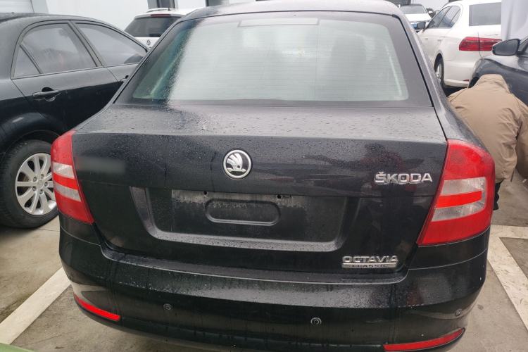 Used Skoda Octavia 2015 Classic Model 1.6L Automatic Elegance Edition