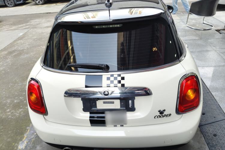 Used MINI 2016 1.5T COOPER Five-Door Edition Rear