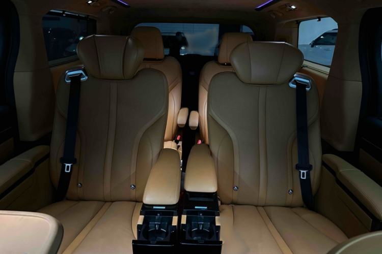 Used Wey Gaoshan 2023 Four-Wheel-Drive Executive Extended Version Interior 6