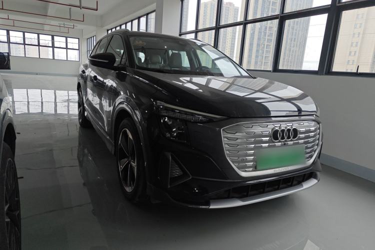Used Audi Q5 e-tron 2023 40 e-tron Starry Edition Mecha Kit
