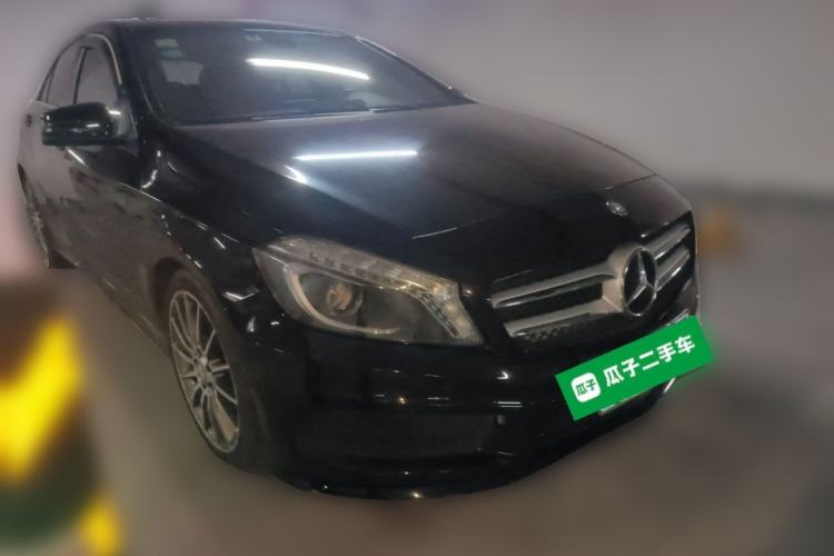 Used Mercedes-Benz A-Class 2015 A 200 Sport Edition Front Right 45 Deg