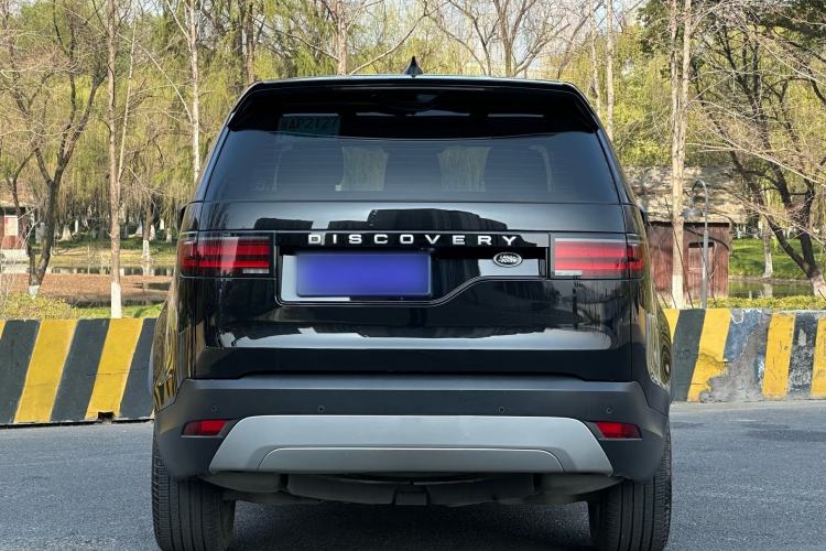 Used Land Rover Discovery 2023 300PS S