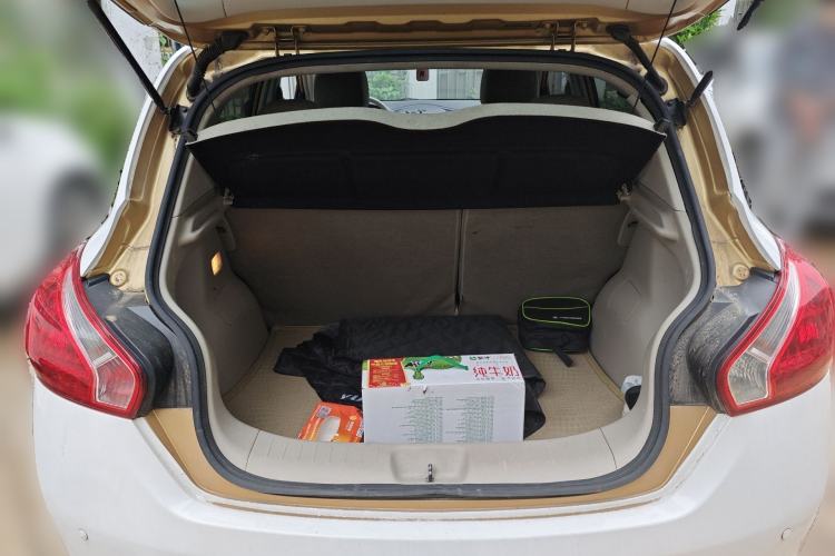 Used Nissan Tiida 2011 1.6L CVT Comfort Model Trunk