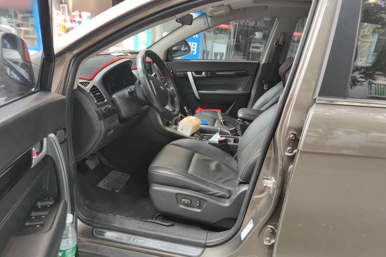 Used Chevrolet Captiva 2015 2.4L 4x4 Flagship Edition 7-Seater