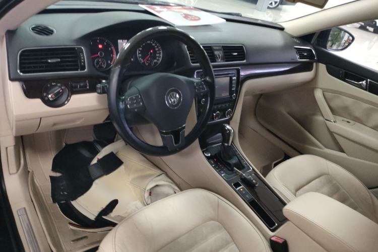 Used Volkswagen Passat 2014 1.8TSI DSG Ultimate Edition Center Console