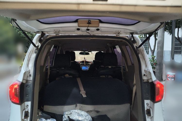 Used FAW Yingzhi 737 2015 1.5L Manual Deluxe Navigation Version Trunk