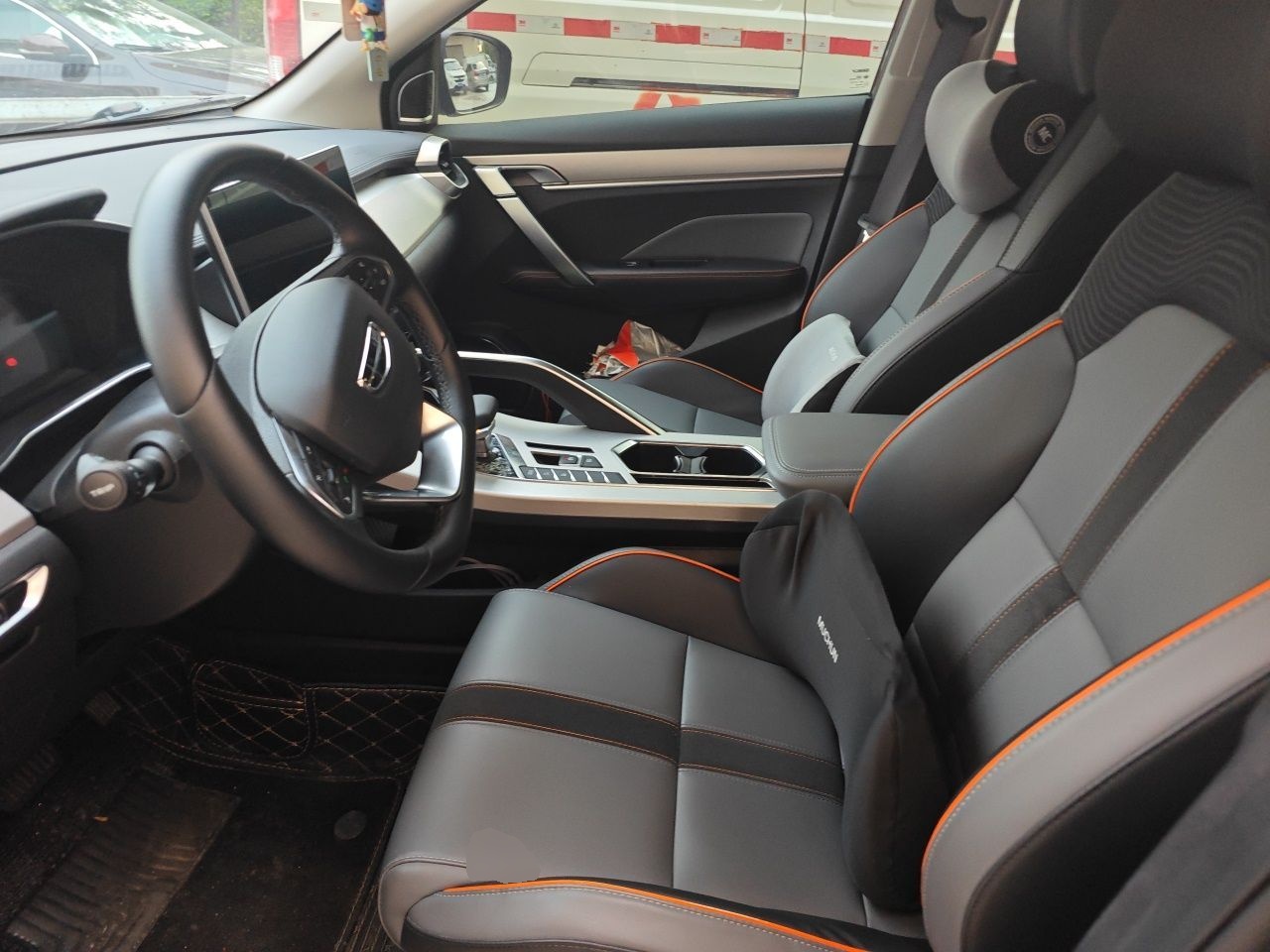 Geely Auto Coolray 2023 1.5T DCT Diamond Edition — снимка 12