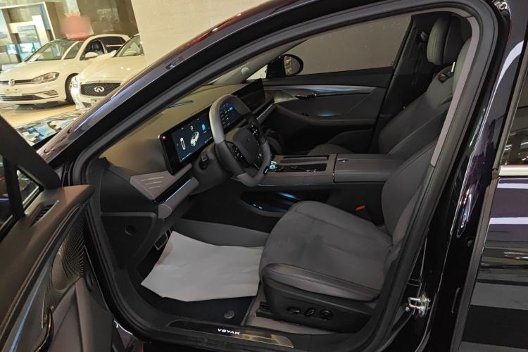 Used VOYAH PASSION 2024 PHEV Four-Wheel Drive Ultra-Long Range Flagship Model
