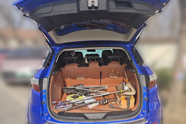 Used JMC Yusheng S330 2016 1.5L GTDi Automatic Two-Wheel Drive Prestige Edition Trunk