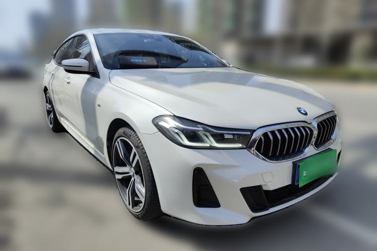 Used BMW 6 Series GT 2021 630i M Sport Package Front Right 45 Deg
