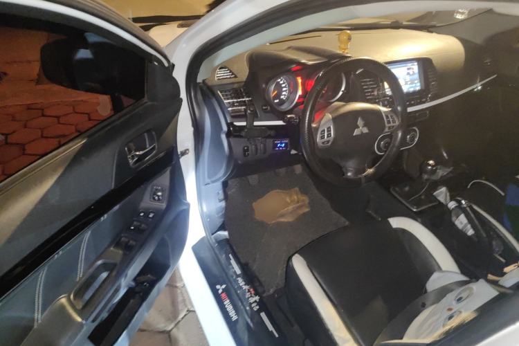 Used Mitsubishi Lancer EX 2016 1.8L Manual Black-and-White Retro Edition