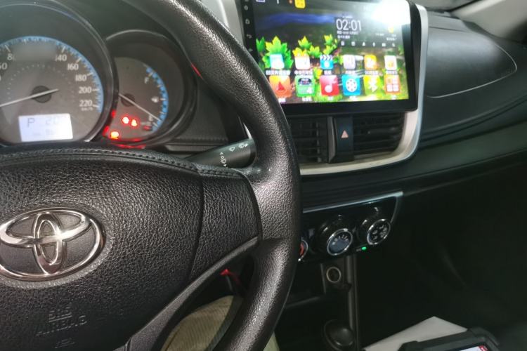 Used Toyota YARiS L Zhi Xiang 2017 1.3E CVT Charming Edition Center Console