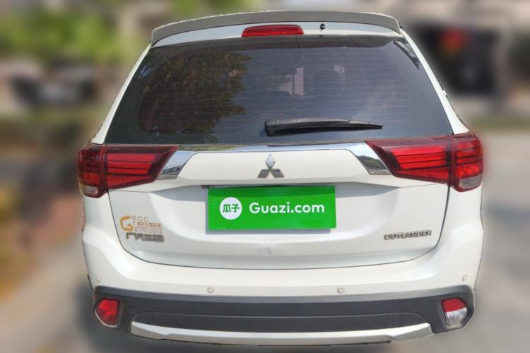 Used Mitsubishi Outlander 2018 2.0L Two-Wheel Drive Glory Edition 5 Seats
