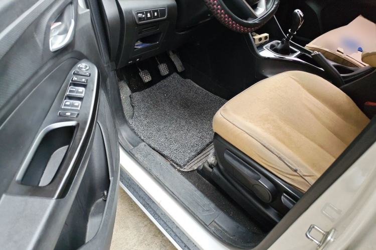 Used Baojun 730 2019 1.5L Manual Fashion Model 7-seater China VI