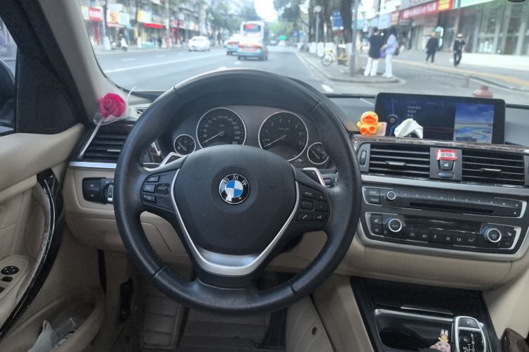 Used BMW 3 Series 2013 328Li Luxury Design Package Steering Wheel