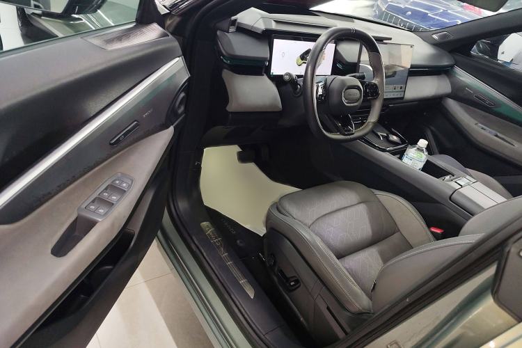 Used Lynk & Co 08 EM-P 2023 220km All-Wheel-Drive Performance Halo