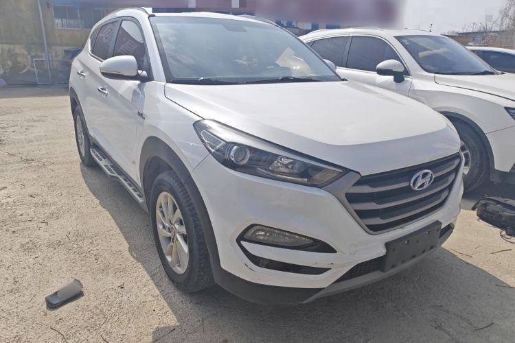 Used Hyundai Tucson 2015 1.6T Dual-Clutch Two-Wheel-Drive Smart Model Exterior 1
