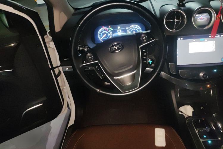 Used BYD Tang New Energy 2015 2.0T Four-Wheel-Drive Flagship Model Steering Wheel