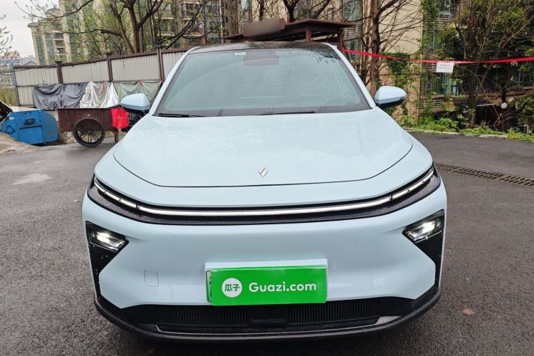 Used Livan Livan 7 2023 450 km – Chasing Clouds