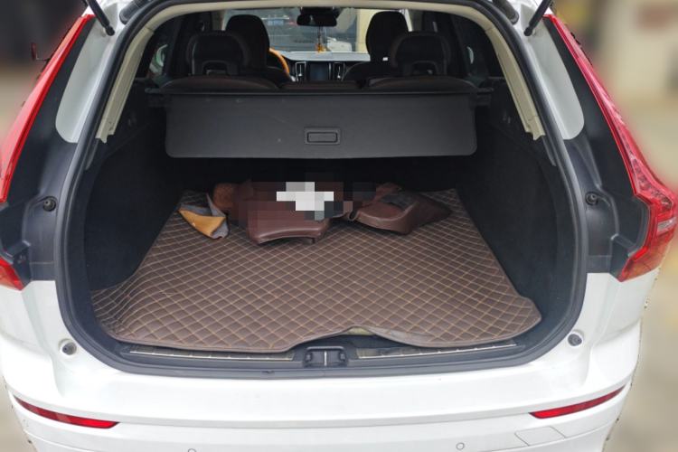 Used Volvo XC60 2019 T5 4x4 Smart Edition China V Standard Trunk