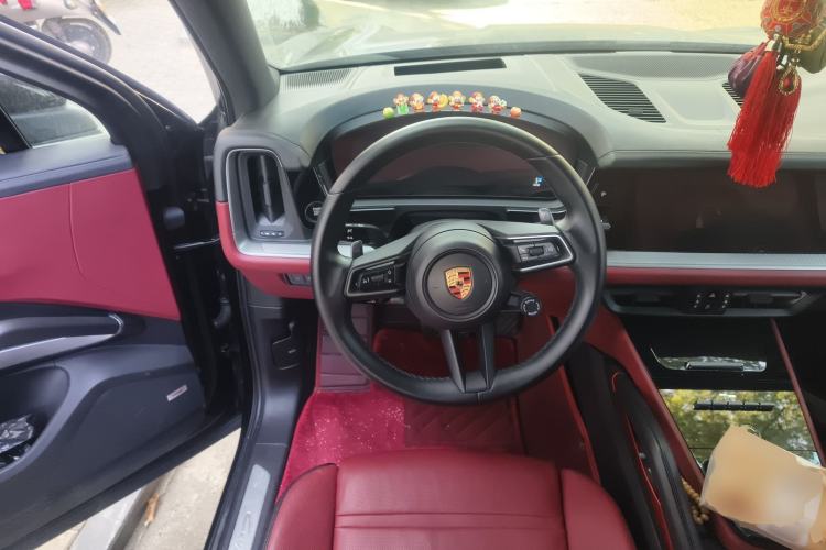 Used Porsche Cayenne 2024 Cayenne 3.0T Steering Wheel