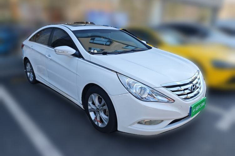 Used Hyundai Sonata 2011 2.0L Automatic Leading Edition Front Right 45 Deg